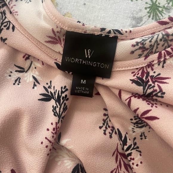 Worthington Pink Cold Shoulder Top. Size M - Picture 2 of 3